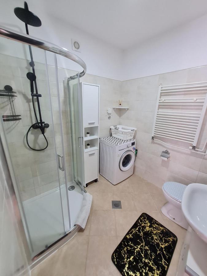Studio Apartment City With Free Parking بولا المظهر الخارجي الصورة